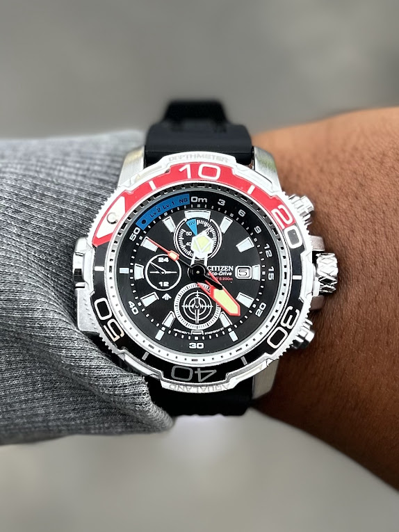 Relógio Citizen Promaster Preto Com Prata e Vermelho No Atacado | Relógios Para Revender Relógio Citizen Promaster Preto Com Prata e Vermelho No Atacado