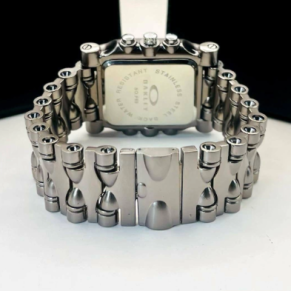 Relógio Oakley Machine 100% Funcional Linha Diamante no Atacado + Caixa – Pulseira de Aço Prata